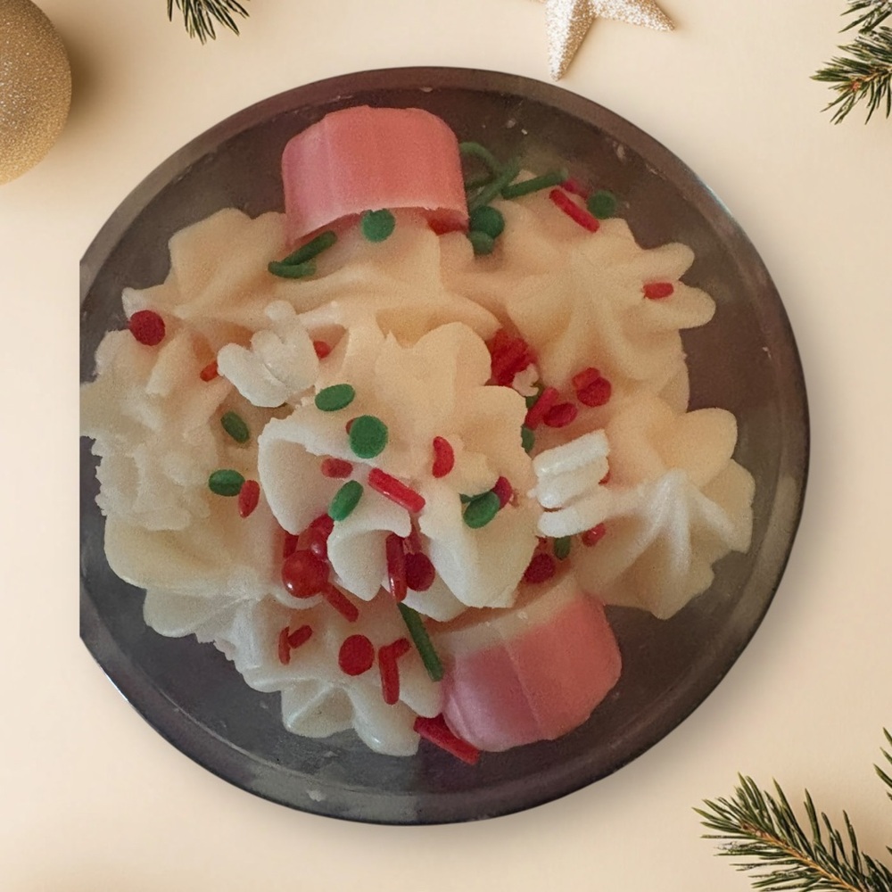 Peppermint 18oz peppermint candle with candy cane center non toxic NIB - Picture 4 of 4